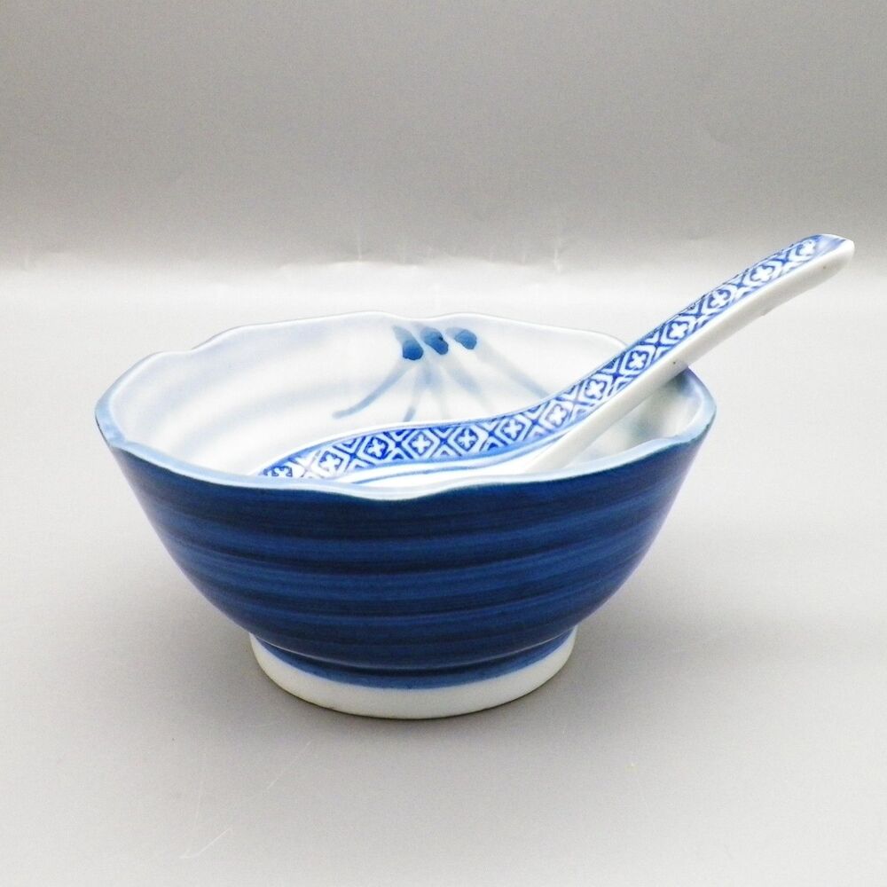 Japanese Ceramic Kobachi Rice Bowl Blue Brushstroke Design Scalloped Rim & Spoon